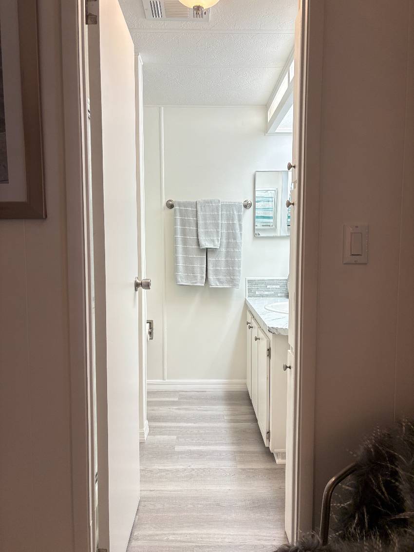 1280 S Indies Circle a Venice, FL Mobile or Manufactured Home for Sale